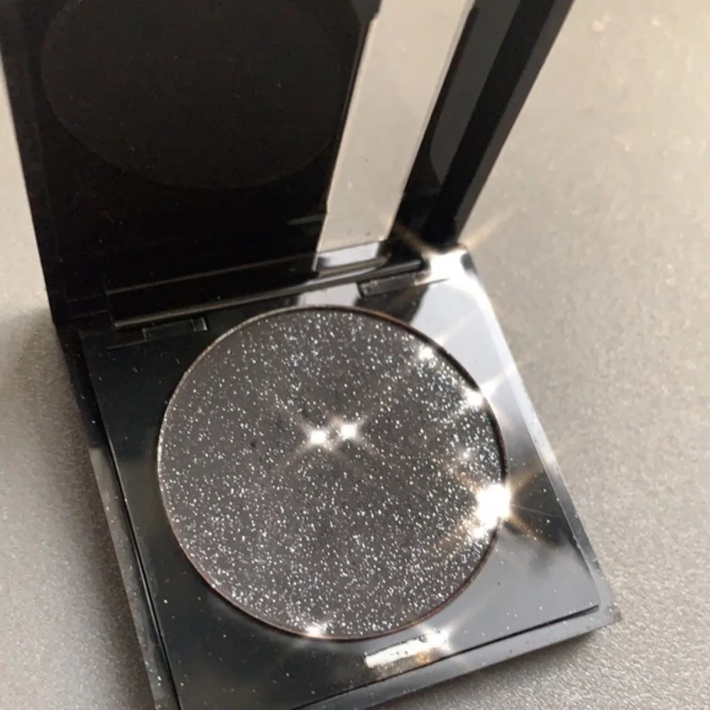 MakeupForever Fine Diamond Glitter Smokyeye Shadow